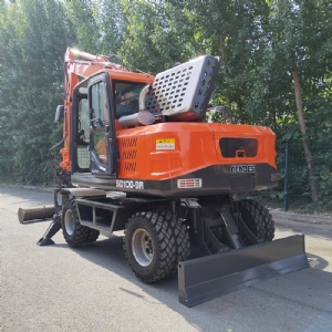 100型輪式抓木機